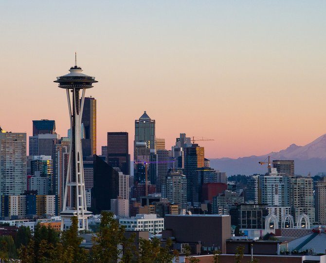 Seattle Kerry Park Skyline, CC0 1.0 Universal Public Domain Dedication, source: https://commons.wikimedia.org/wiki/File:Seattle_Kerry_Park_Skyline.jpg / Cropped from original Seattle Skyline with Mount Rainier